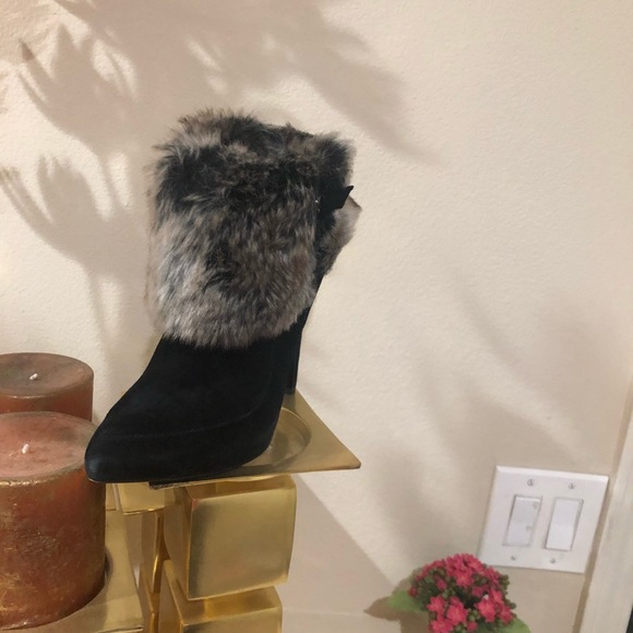 Boots - Picture 2 of 5